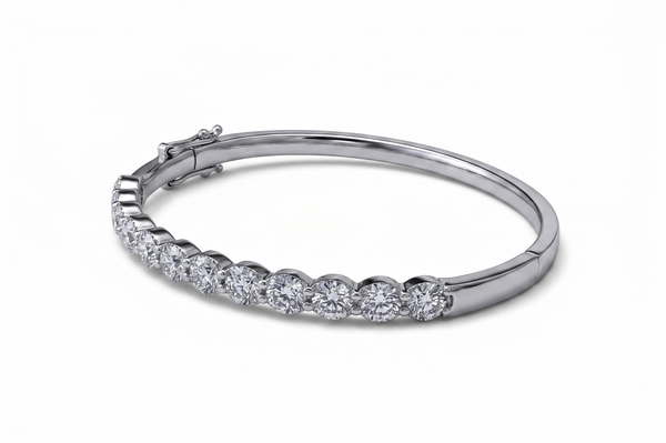 The Aria Scalloped Brilliance Bangle
