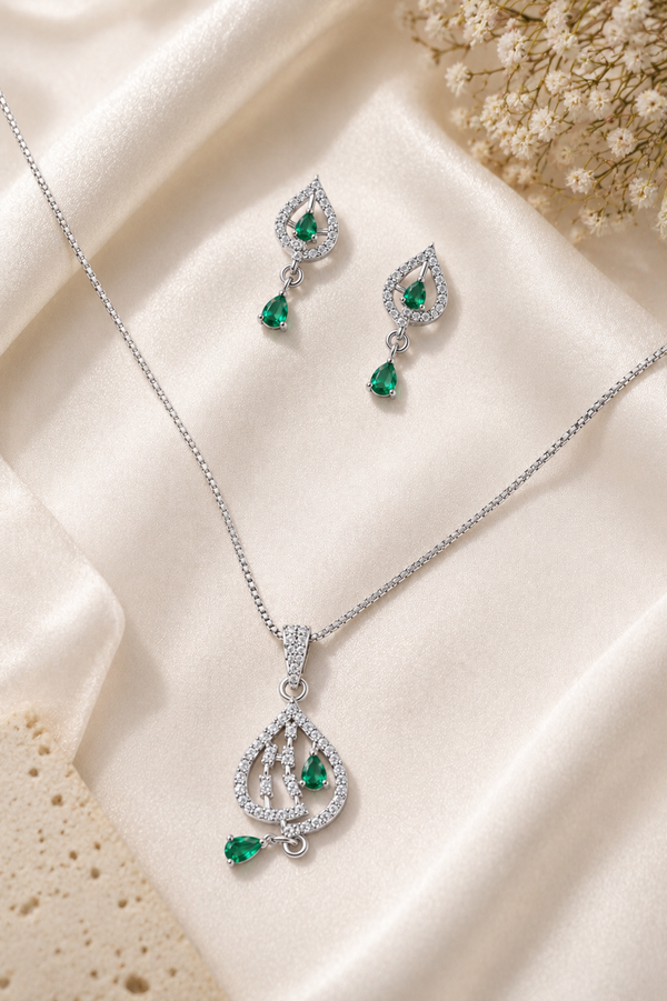 The Emerald Leaf Filigree Necklace Set